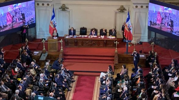 La propuesta de Constitución divide a la política chilena tras entregar el texto definitivo
