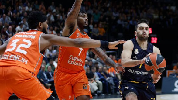 Euroliga. El Real Madrid logra en Valencia su 18º triunfo en el 18º partido del curso