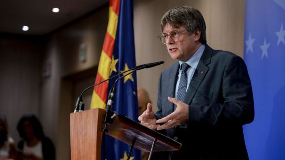 Puigdemont amenaza a Sánchez con apoyar una moción de censura si no cumple lo pactado