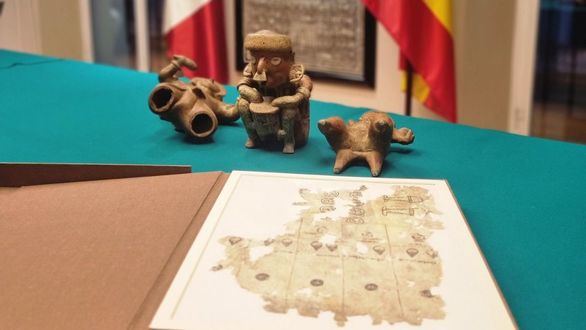 España restituye a México un fragmento del Códice Tlaquiltenango