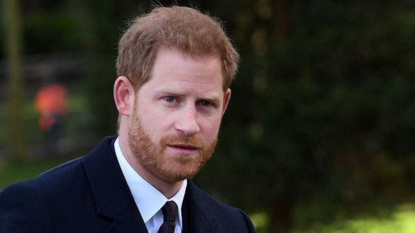 Un tribunal dictamina que el príncipe Enrique fue víctima del pirateo de su móvil