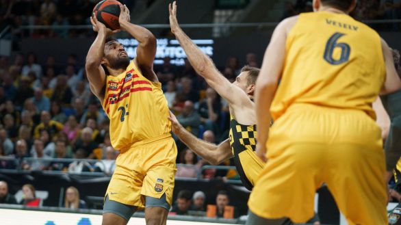 ACB. Parker firma el triunfo agónico del Barça en Tenerife