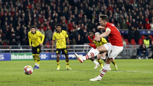 Liga de Campeones. El Borussia Dortmund saca valor de la casa del PSV