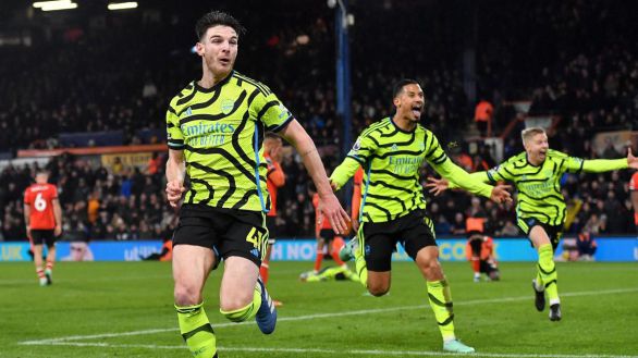 Premier League. El Arsenal arrolla y sigue el ritmo del Liverpool y del City