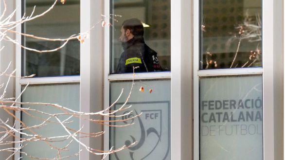 Los Mossos registran la sede de la Federación Catalana de Fútbol