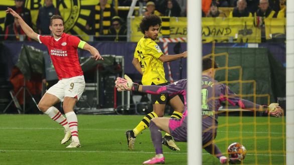 Liga de Campeones. El Dortmund escapa del PSV a última hora