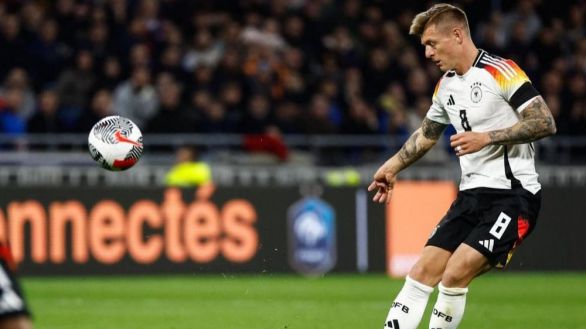 Alemania cambia su camiseta para la Eurocopa por la simbología nazi: así era