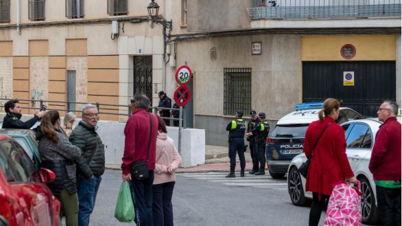 Hallan muerto a un niño de 6 años en Jaén junto a su madre herida con cortes en los brazos