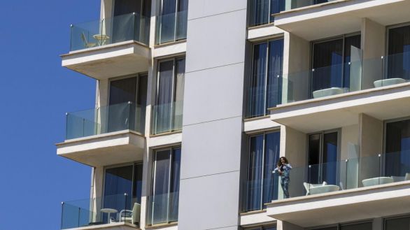 Muere un turista alemán de 23 años al precipitarse del balcón de un hotel en Palma