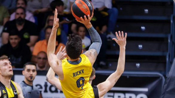 ACB Playoffs. El Barça toma Tenerife con sufrimiento y se cita con el Madrid en semifinales