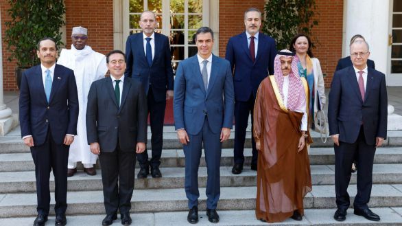 Sánchez recibe al primer ministro de Palestina y varios ministros de Exteriores árabes