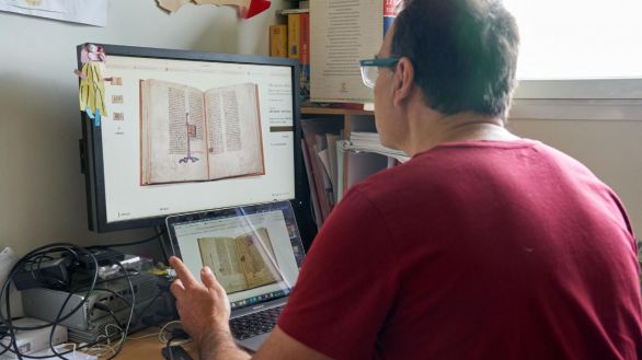 Localizan en Álava nuevas páginas de una biblia que se subastará en Christie's