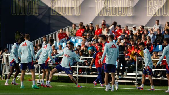 España completa su primer entrenamiento en su cuartel general para la Eurocopa
