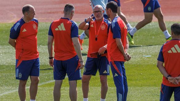 De la Fuente afina el primer once titular de España... con extremos en ataque