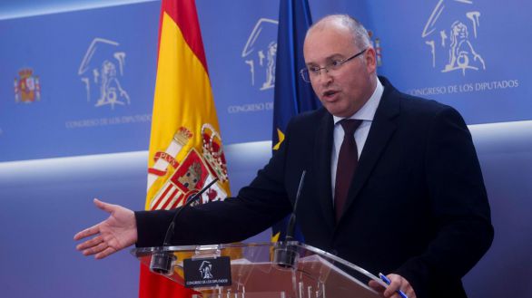 Tellado: nadie piensa en una moción de censura aunque el Gobierno está 