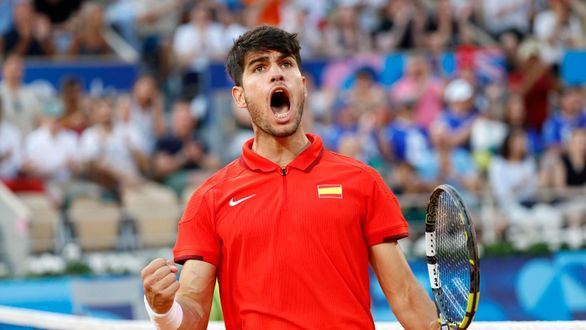 Carlos Alcaraz brilla, asegura medalla para España y jugará por el oro en París