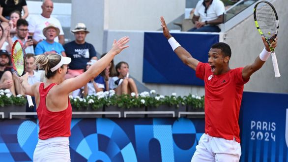 Aliassime se desquita de su derrota ante Alcaraz llevándose el bronce en dobles mixto