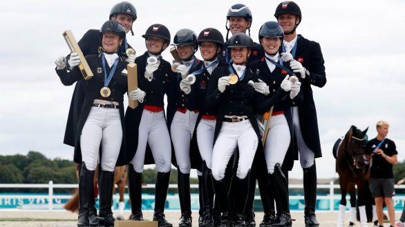 Alemania gana el oro en doma por equipos