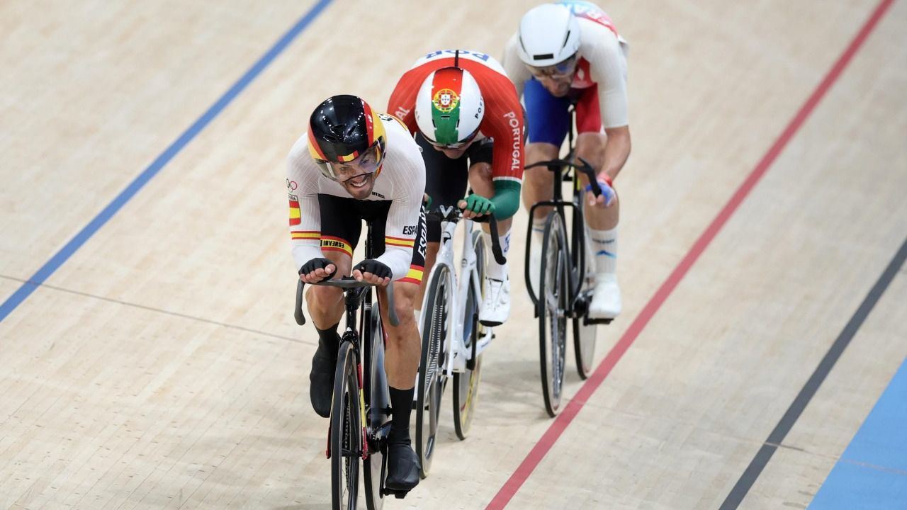 El español Albert Torres roza el bronce en el omnium de ciclismo; Thomas gana el oro