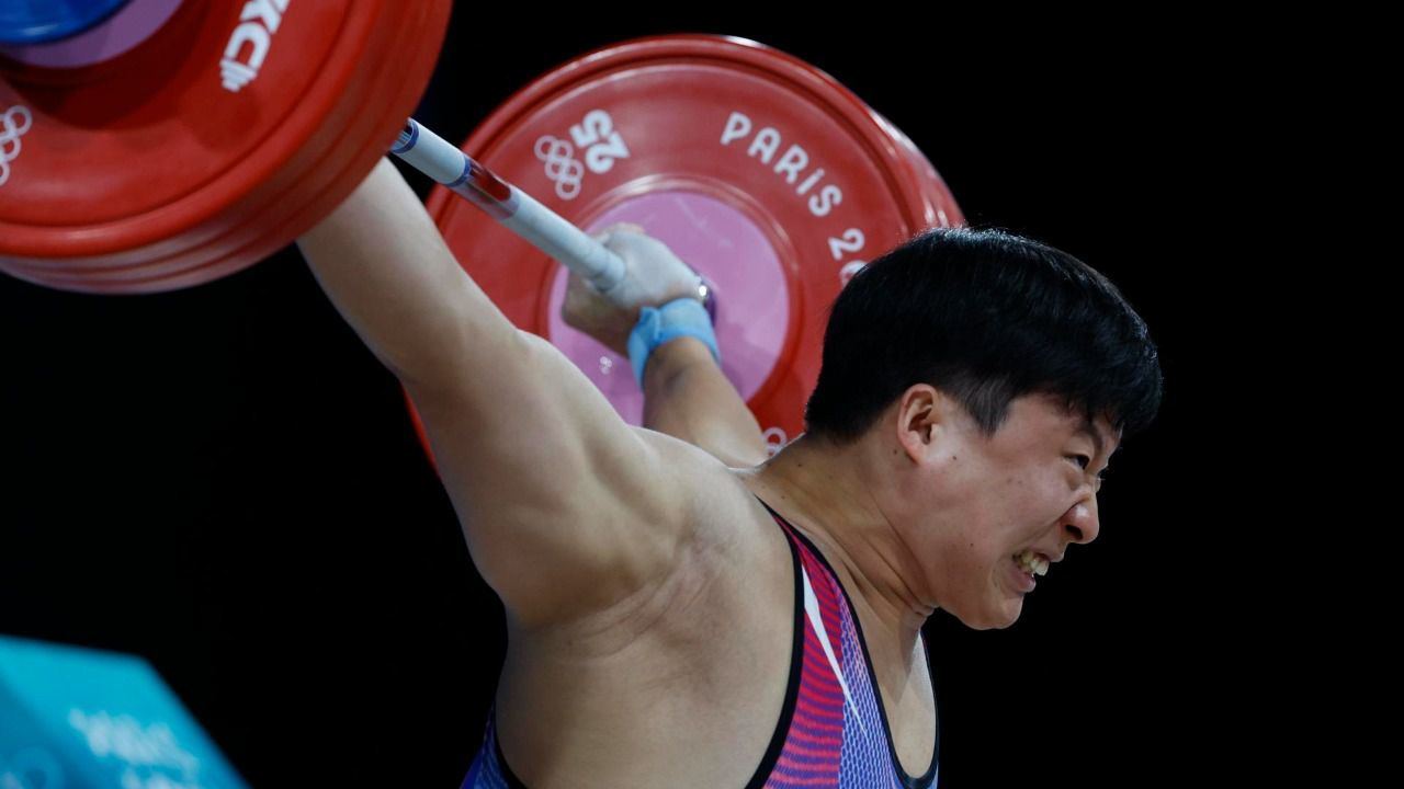 Liu Huanhua se lleva el oro en 102 kilos de halterofilia