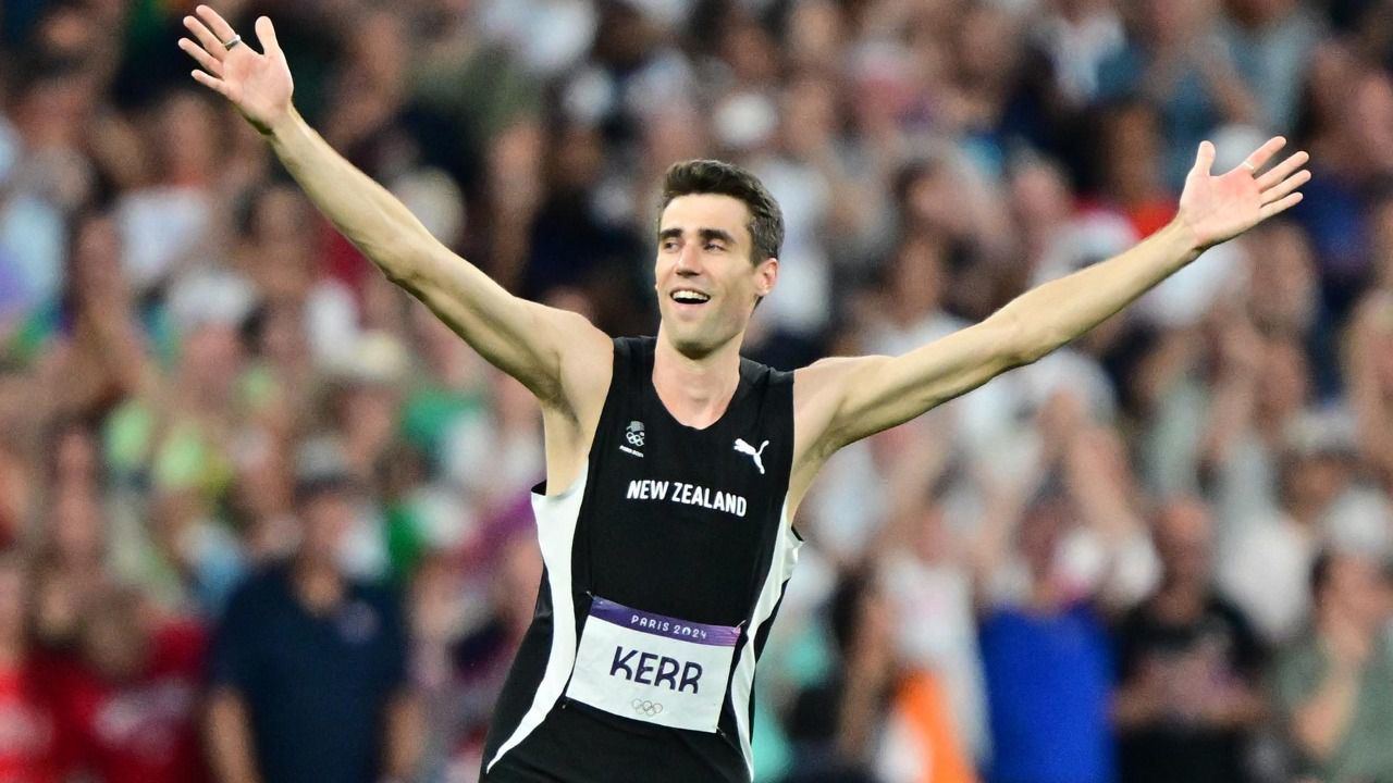 Kerr gana el oro olímpico de salto de altura