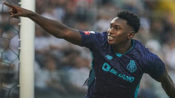 El emotivo homenaje de Samu a su madre en su primera convocatoria con España