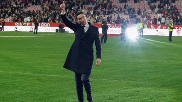 El Sevilla homenajea a Jesús Navas en un acto muy emotivo