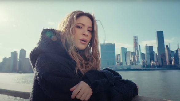 Shakira celebra el primer año de Las mujeres ya no lloran con el vídeo de Última
