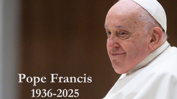 El fallecimiento del Papa marca la programación