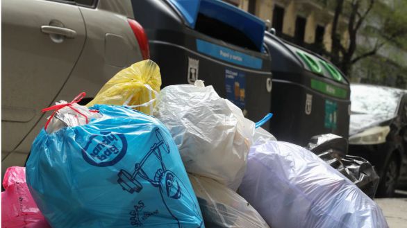 Multa a las empresas por incumplir los servicios mínimos en la huelga de basuras de Madrid
