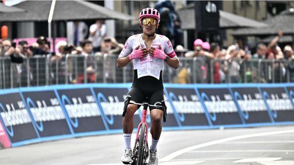 Giro Italia. Carapaz se lleva otra etapa brillante y Del Toro sigue liderando