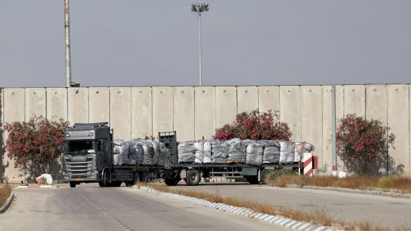 Israel permite la entrada en Gaza de 107 camiones de ayuda humanitaria