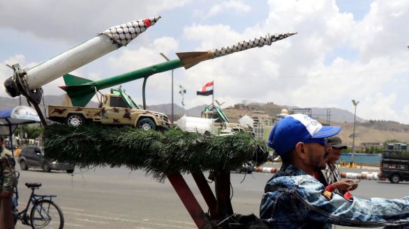 Israel bombardea el puerto de Al Hudeida en Yemen