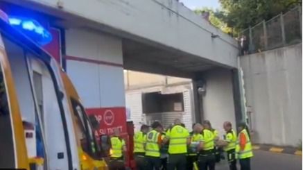 Un hombre empuja al vacío a una mujer a la que no conocía en la estación de Méndez Álvaro