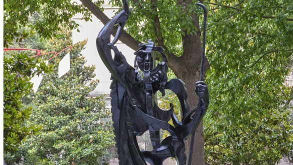 El Gran Profeta, de Pablo Gargallo, vuelve al jardín del Museo Reina Sofía
