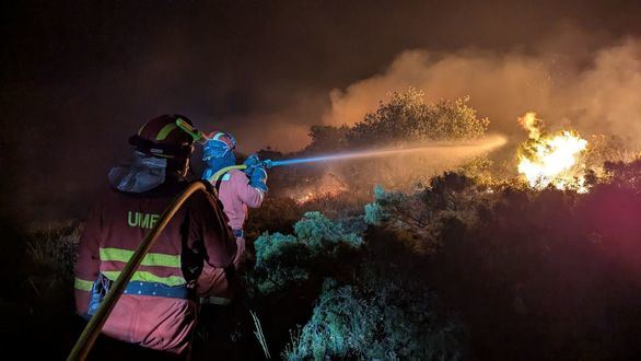 Perimetrado el incendio forestal en Ibi