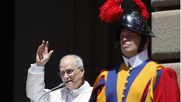 León XIV pide al mundo que no justifique el 