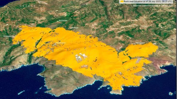 Continúan las labores de extinción de una decena de incendios forestales en Grecia