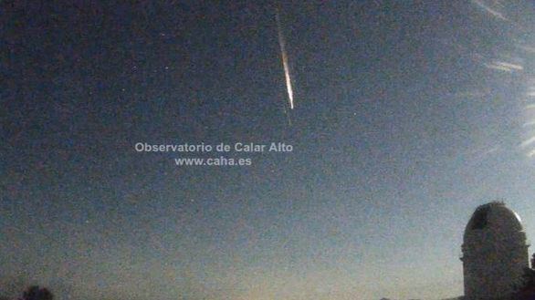 Ni meteorito ni perseidas: el bólido que se vió en los cielos del sur de España era la desintegración de un cohete chino