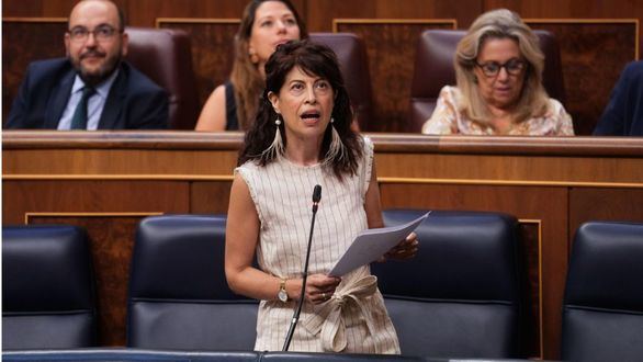 El Congreso exige la dimisión de Redondo por las pulseras antimaltrato con la abstención de los socios de Sánchez
