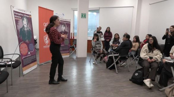 Organizaciones buscan revertir la brecha en carreras STEM con solo un tercio de mujeres