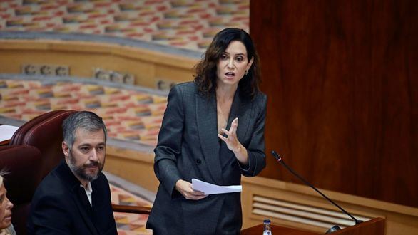 Ayuso enumera las mentiras del Gobierno en un sonoro rapapolvo al PSOE en la Asamblea de Madrid