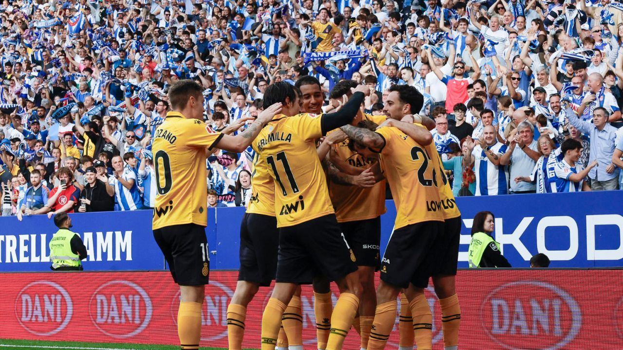 LaLiga. El Espanyol va hacia arriba y el Elche, hacia abajo
