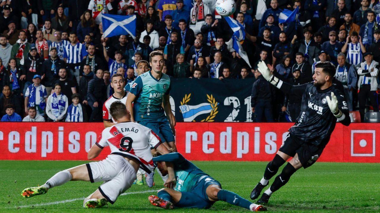 LaLiga. El Rayo bate al Alavés y vuelve a sonreír en Vallecas