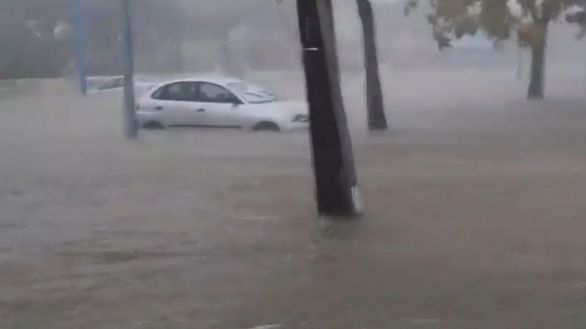 Una fuerte borrasca en Huelva y Sevilla deja dos heridos y más de mil incidencias