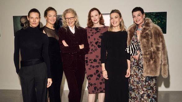 El mundo de la moda y de la cultura se dan la mano para arropar a Annie Leibovitz