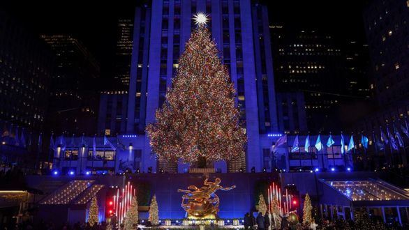 Así ha sido el encendido del árbol navideño de Rockefeller Center
