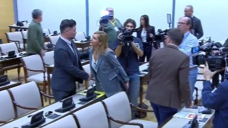 Rufián 'hace la cobra' a Salomé Pradas en la comisión de investigación de la dana