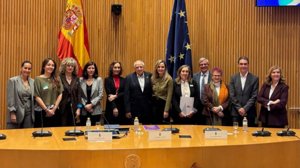 Pacientes reclaman terapias más eficaces para la progresión silenciosa de la esclerosis múltiple