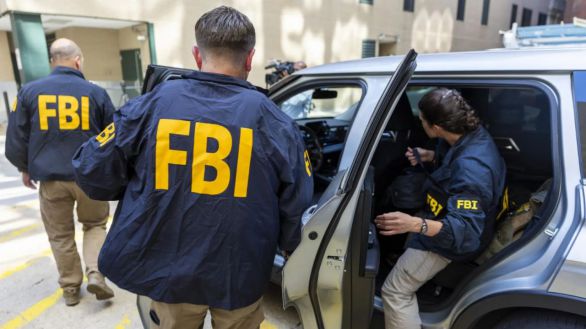 El FBI arresta a cinco 